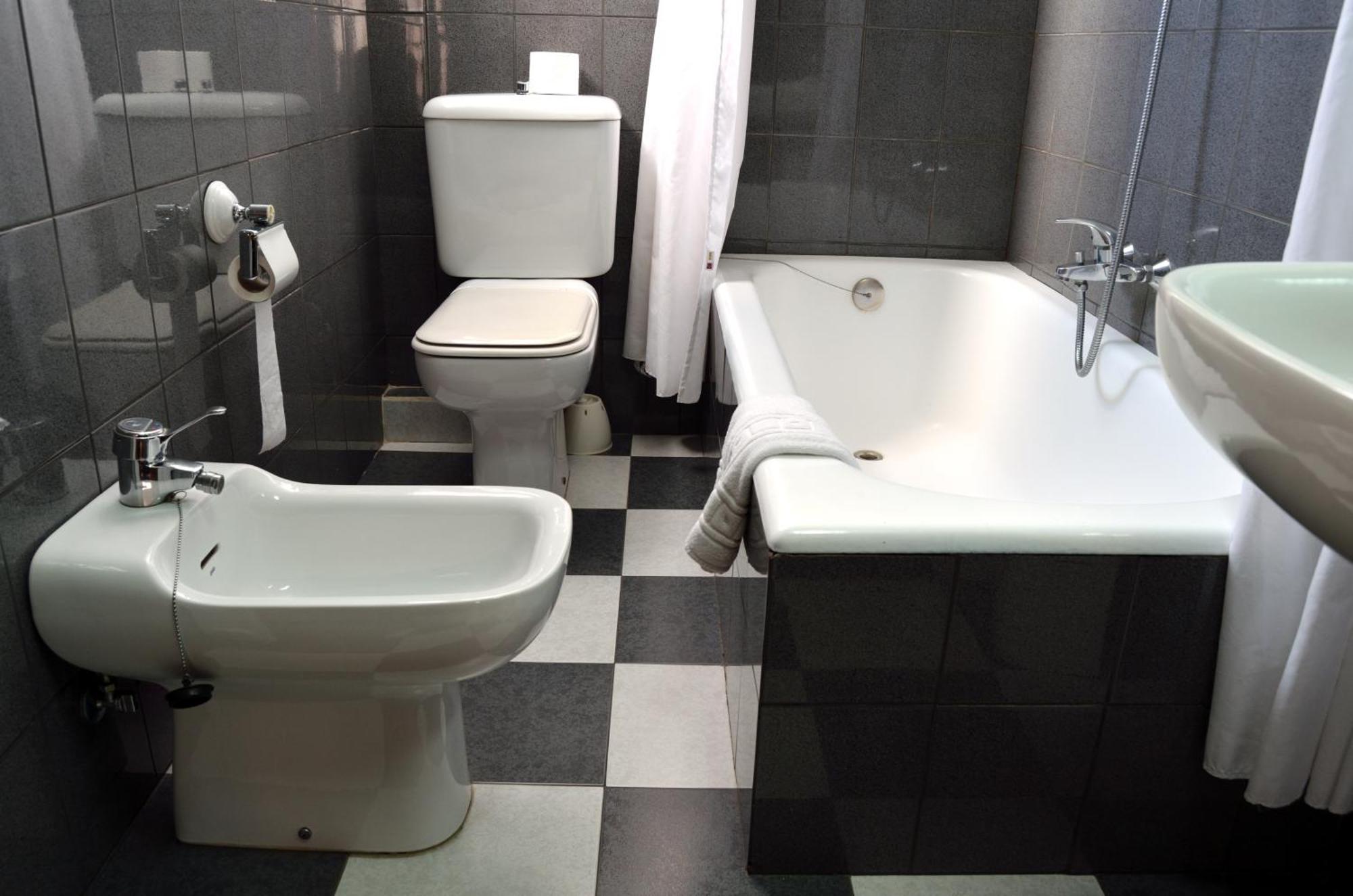 Hostal Cortes Куэнка Экстерьер фото